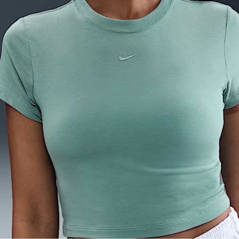 Nike Women's Chill Knit T-Shirt Cannon